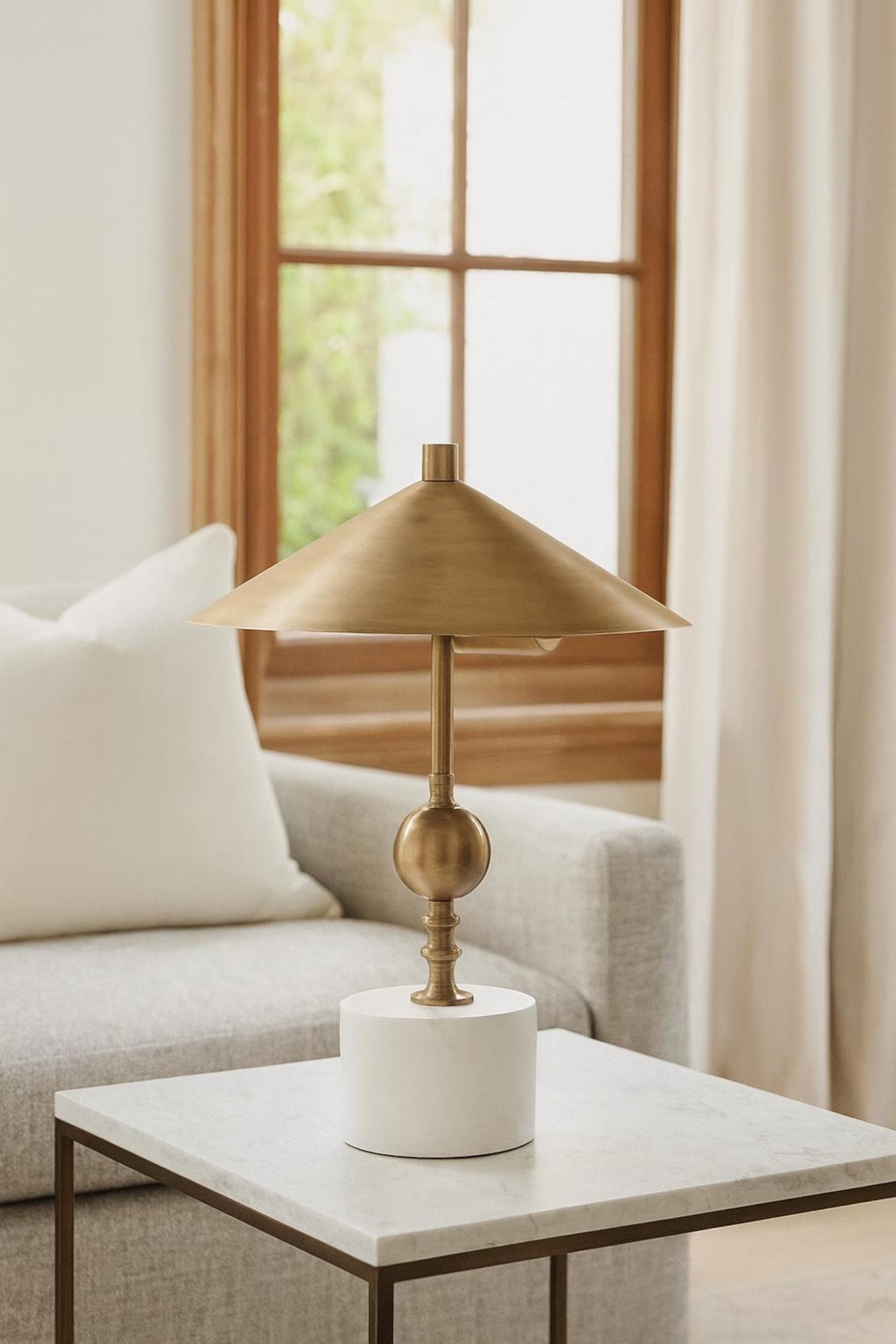 Bespoke Stilnovo Curved Linear Light: Mid-Century Brass Pendant, Italian Art for Home Gifting