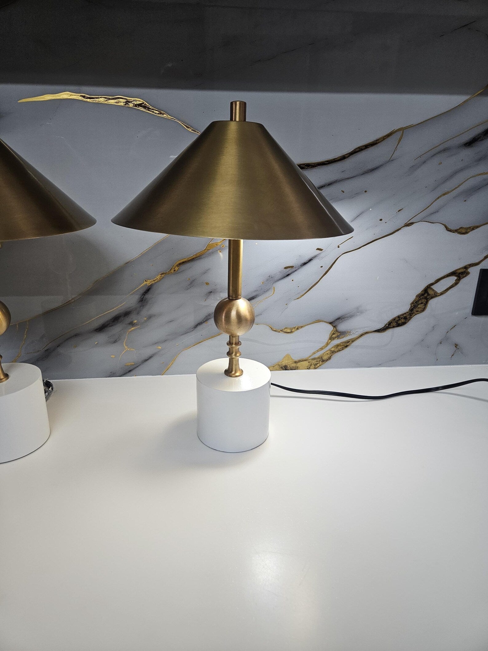 Bespoke Stilnovo Curved Linear Light: Mid-Century Brass Pendant, Italian Art for Home Gifting